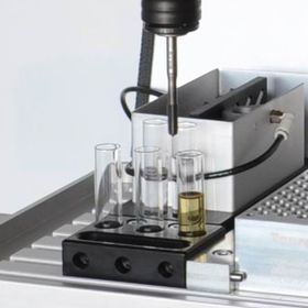 Lubricant station - Tauro tribometer Station de lubrification pour trois lubrifiants de refroidissement dans laquelle l'outil d'essai peut être automatiquement immergé